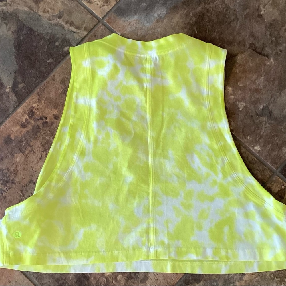 lululemon athletica Neon Lime Tie-Dye Cropped Tank - Picture 6 of 7